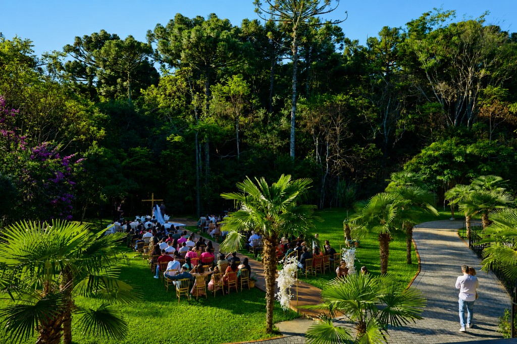 Cerimônia ao ar livre entre a natureza